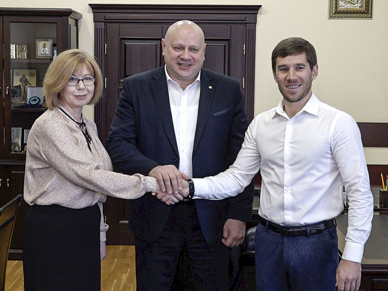 Сергей Шелест подписал очередное соглашение с меценатом.