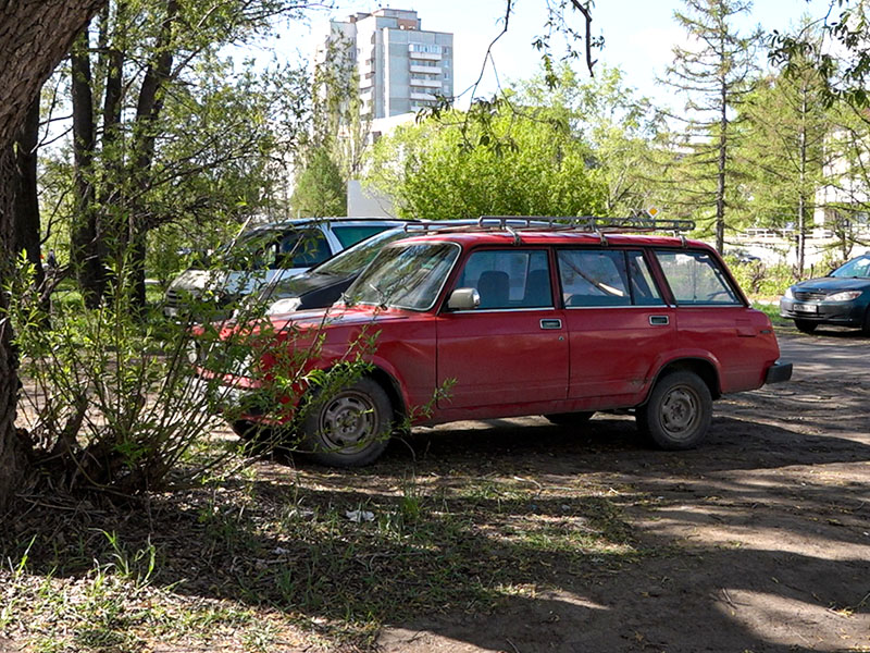 В Омске ежедневно проходят рейды по выявлению нарушителей правил парковки.