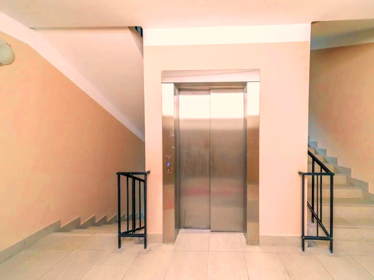 Компенсация расходов платы за содержание и ремонт лифтов в 1 квартале была предоставлена 500 омичам.