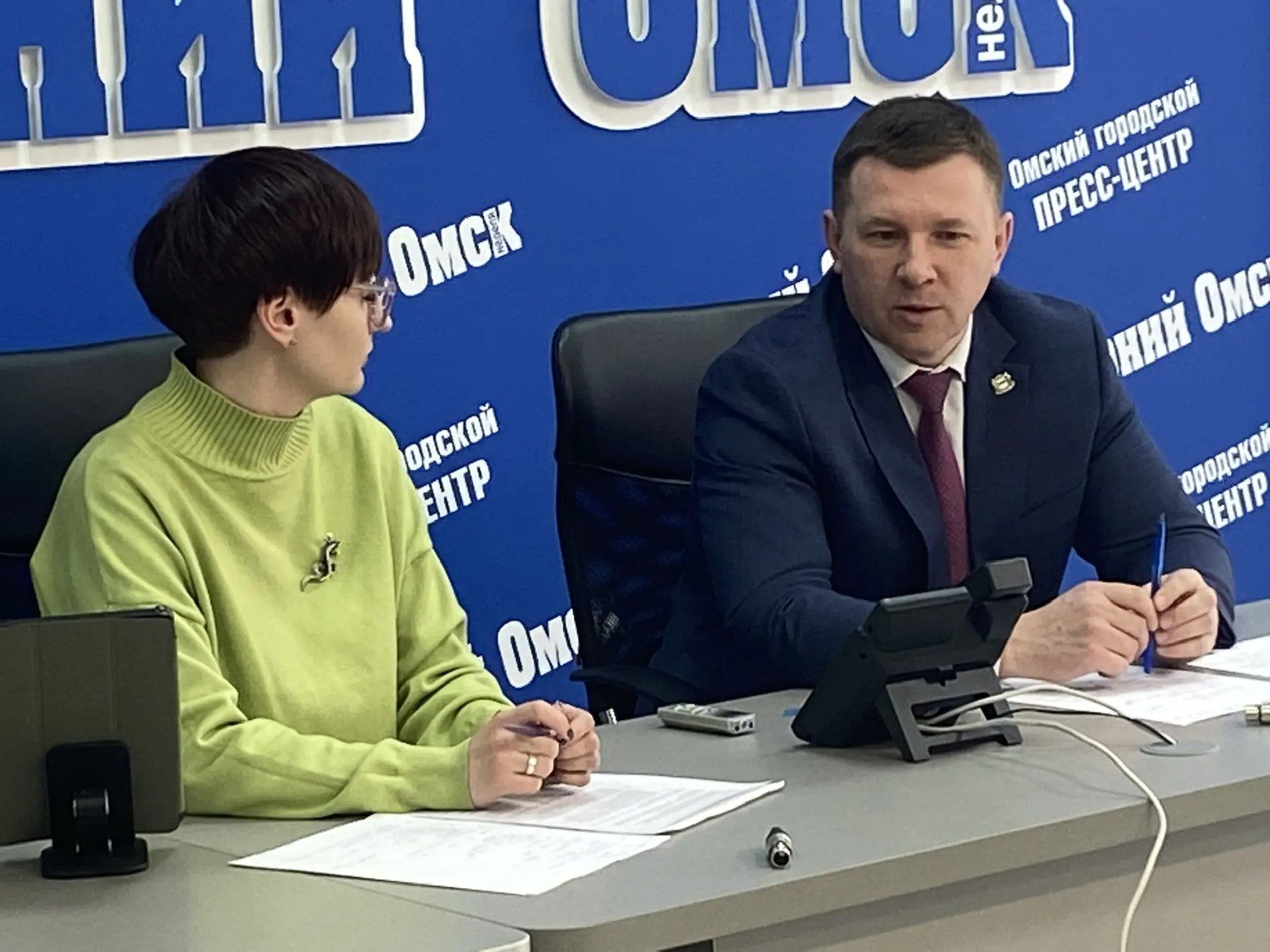 Завершилась прямая линия с главой администрации Кировского округа Алексеем Наседкиным.