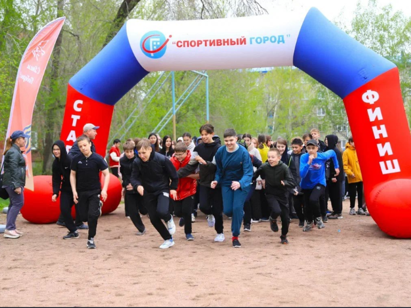 Более 100 школьников Советского округа приняли участие в пробеге, посвященном Дню Победы.