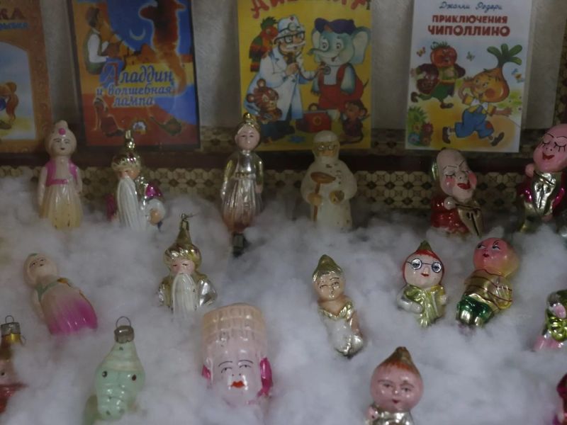 Омичи могут изготовить новогоднюю игрушку своими руками.