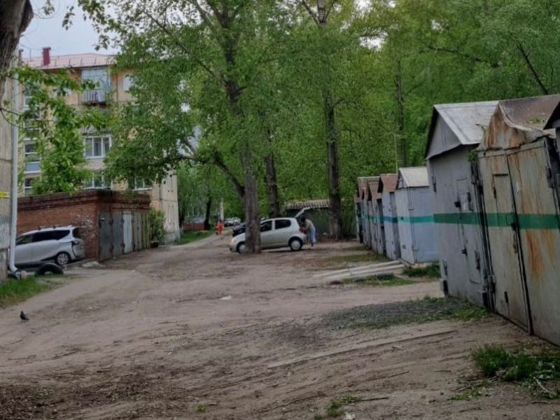 Администрация Советского округа призывает владельцев незаконных гаражей к выносу.