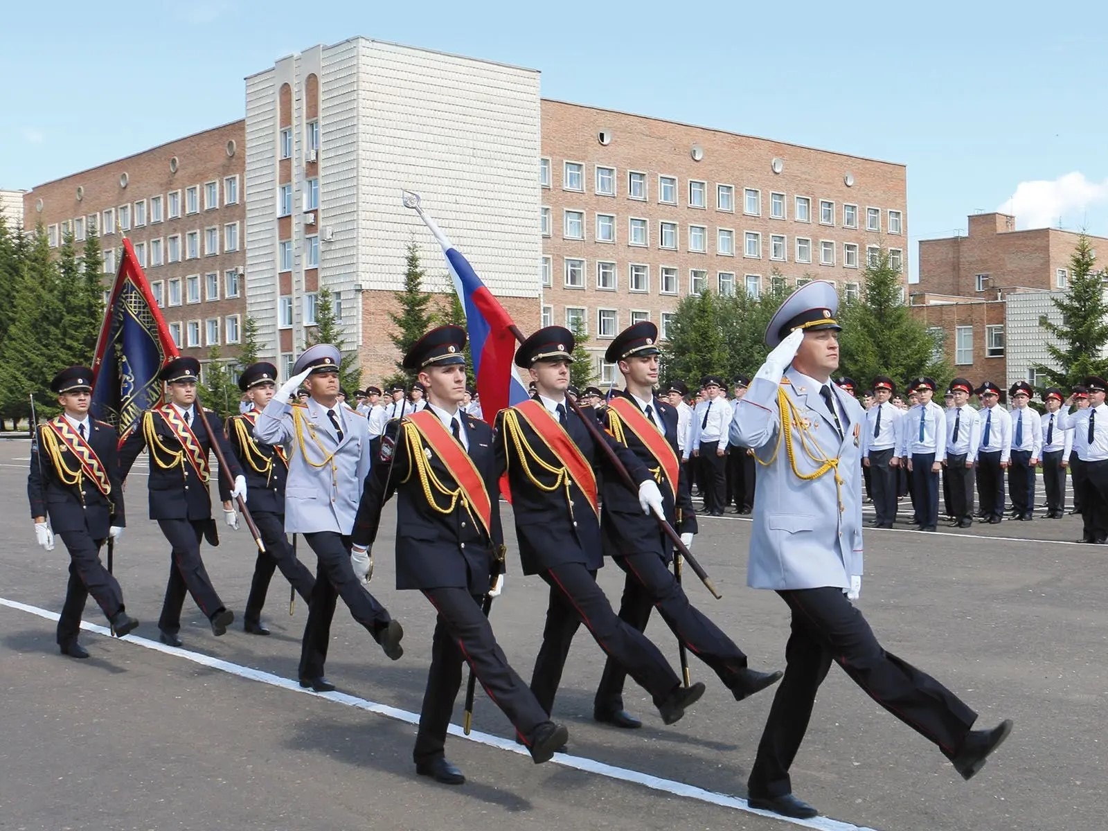 Сергей Шелест: в омской школе откроется класс правоохранительной направленности.