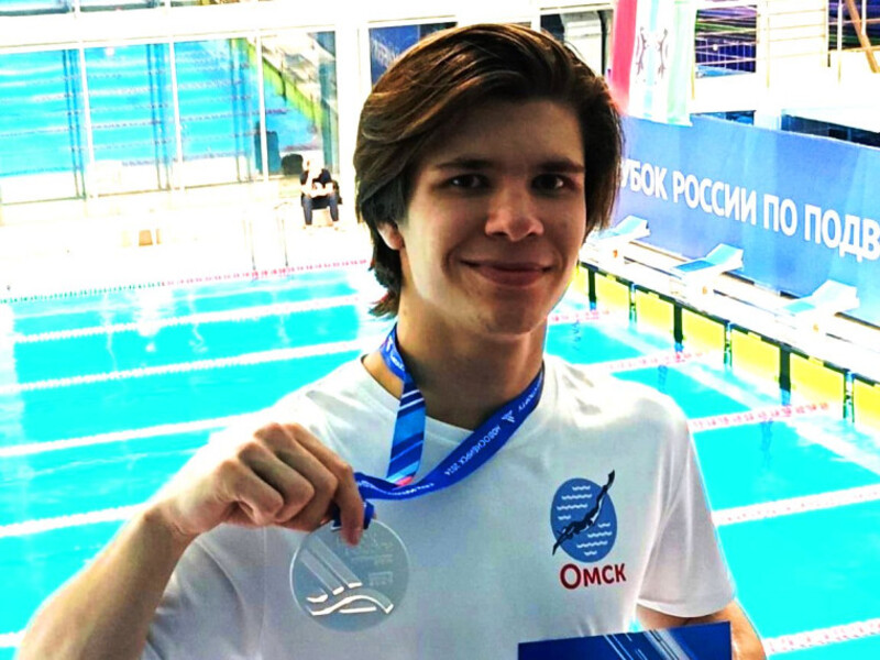 Омский пловец завоевал серебро на дистанции 400 метров.