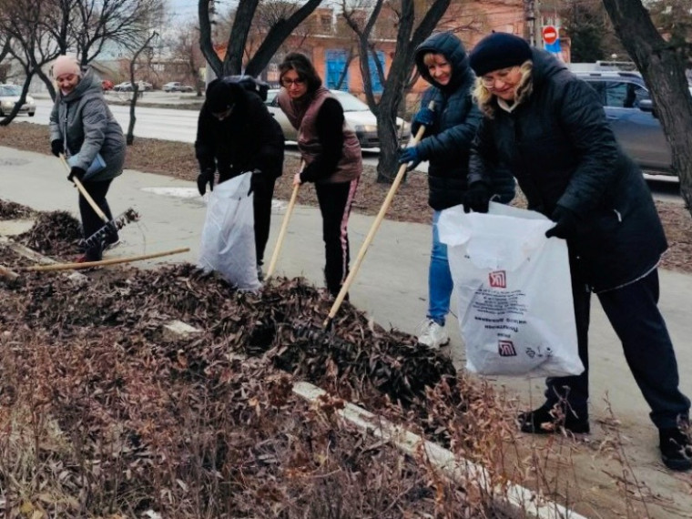 Омичам рассказали о мерах безопасности при проведении субботника.