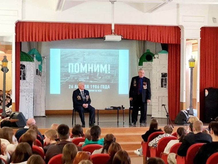 В Ленинском округе проходят уроки мужества.